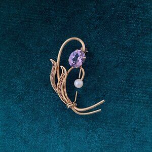 Vintage Brooch / Gold tone Brooch / round Real Pearl Brooch / Purple Gemstone